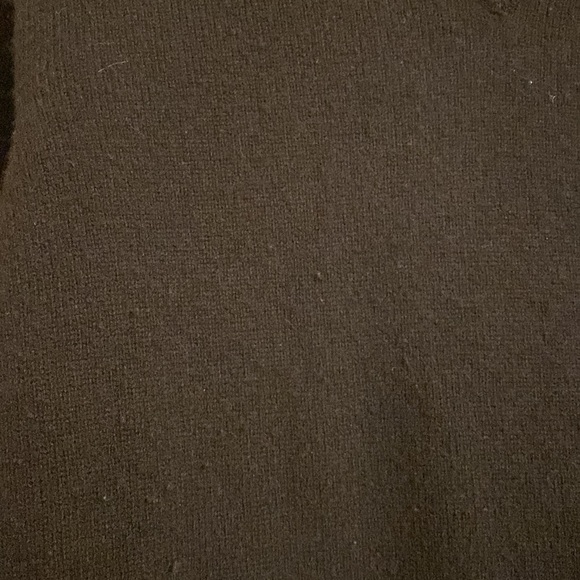 Ralph Lauren Mens Vneck Sweater 100% Lamb Wool in Black with Purple Embroidery - Picture 7 of 7